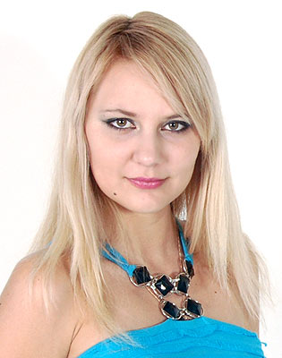 Russia bride  Viktoriya 35 y.o. from Evpatoria, ID 53213